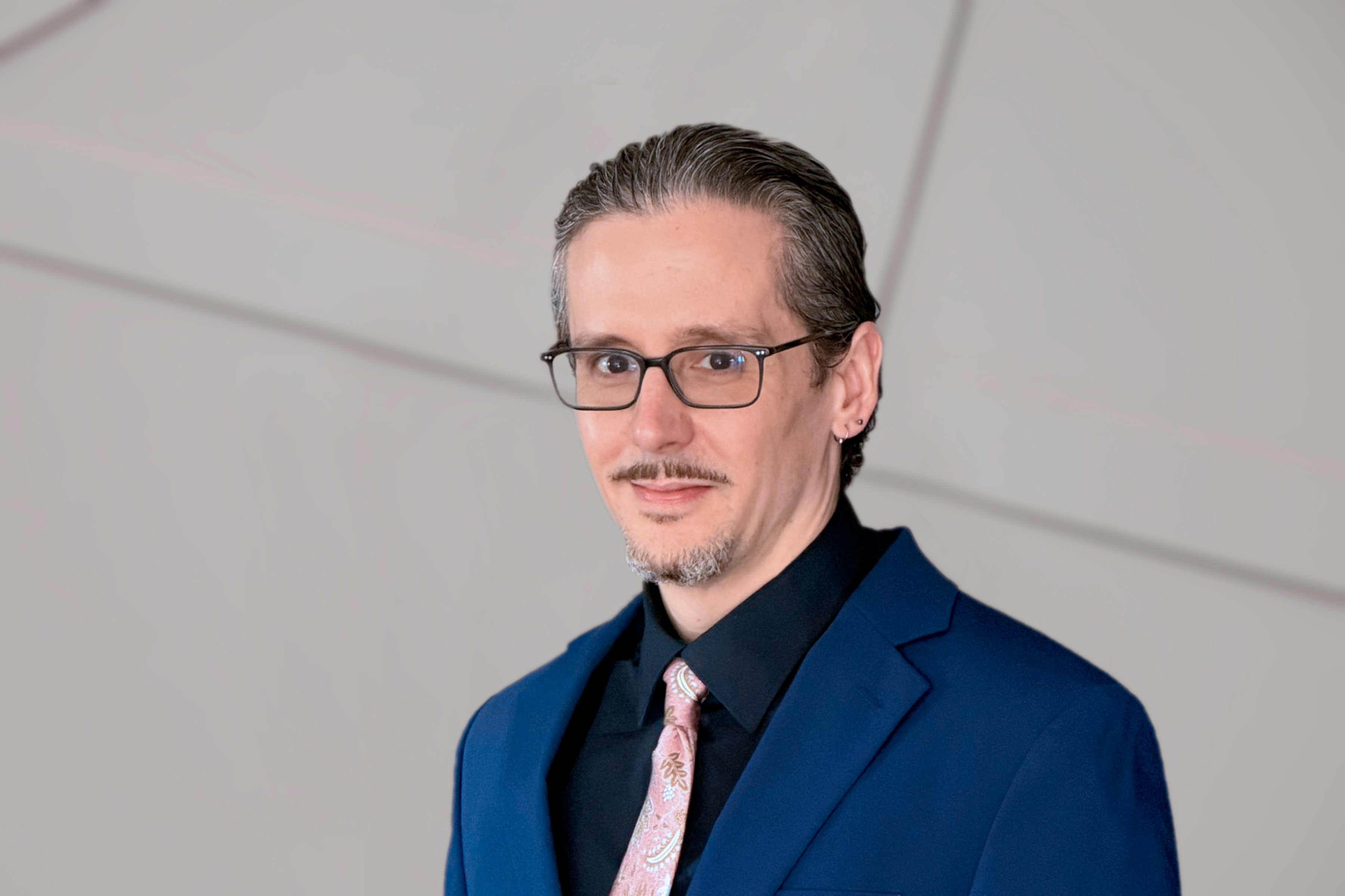 Headshot of Stéphane Lavertu