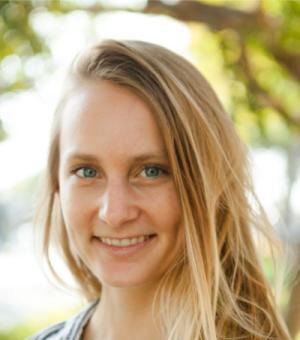 Photo portrait of Laura Siscoe